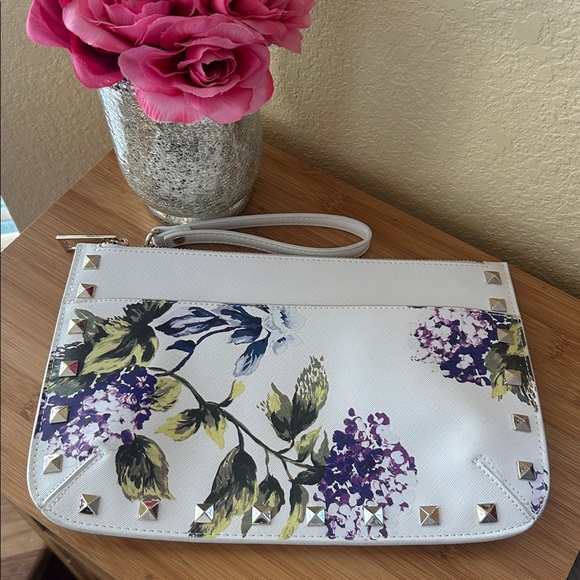 White House Back Market floral studded wristlet clutch - Picture 4 of 9